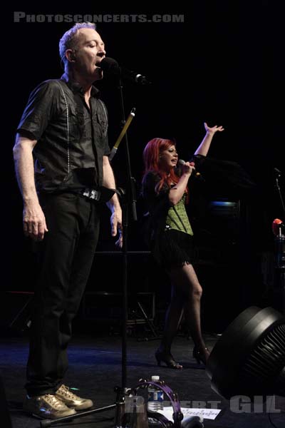 THE B-52'S - 2008-07-18 - PARIS - Le Bataclan - Frederick William Schneider III - Katherine Elizabeth Pierson